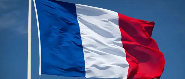 Flaga Francji: Co kryje Tricolore? Symbolika, historia, kolory