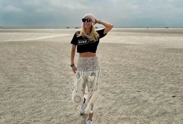 Jaki kolor czapki dla blondynki? Odkryj sekret promiennej cery!