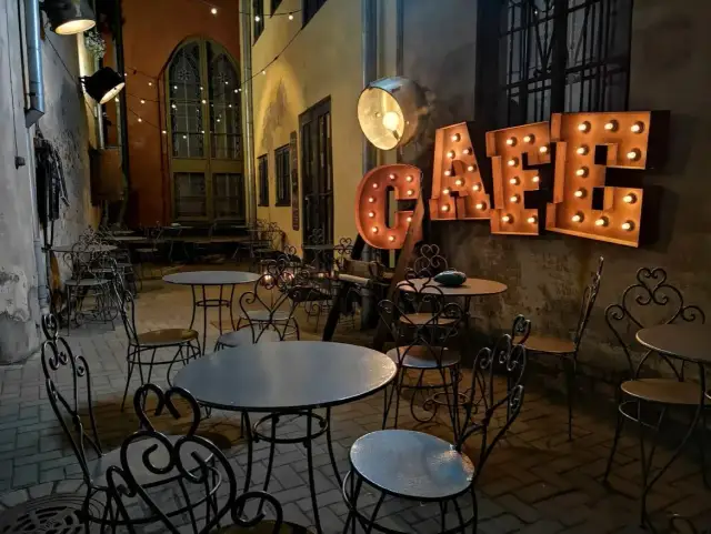 Ryga gdzie zjeść: najlepsze miejsca na tradycyjne potrawy i więcej