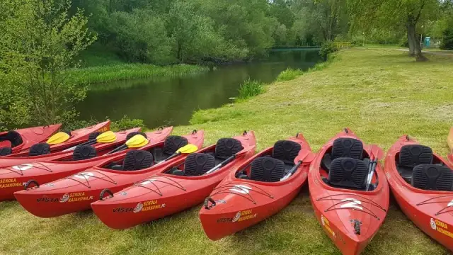 Ile kosztuje spływ kajakowy? Kompleksowe zestawienie cen