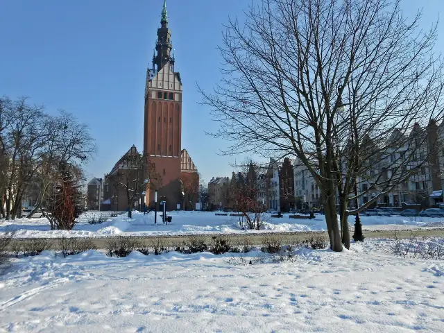 Elbląg: Co zobaczyć? Unikalna starówka, Kanał Elbląski, Bażantarnia