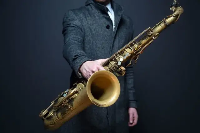 Muzyka jazzowa: Odkryj jej historię, artystów i gdzie słuchać