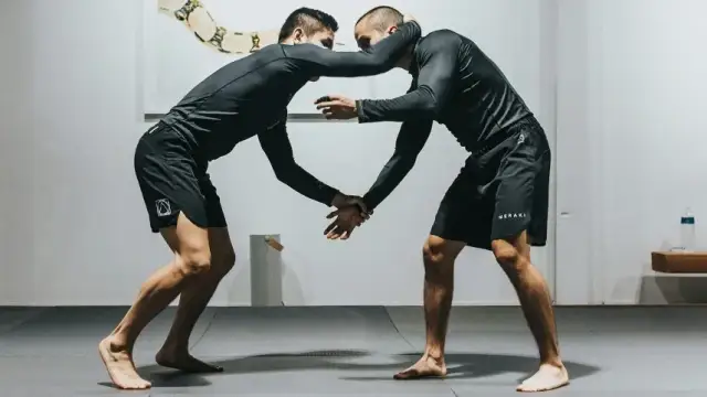 Jak zrobić rozgrzewkę w domu, aby uniknąć kontuzji i poprawić wyniki