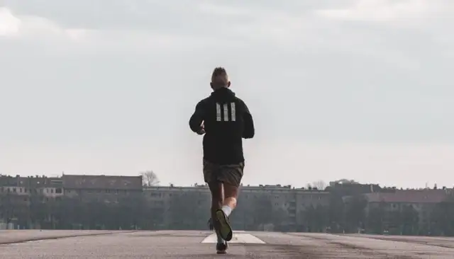 Co daje bieganie? Korzyści dla ciała i umysłu | Miłosz Nowakowski