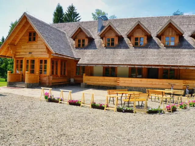 Ile kosztuje nocleg w schronisku? Ceny w popularnych lokalizacjach