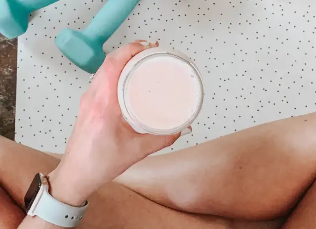 Kiedy wziąć przedtreningówkę? Optymalny czas na 100% mocy