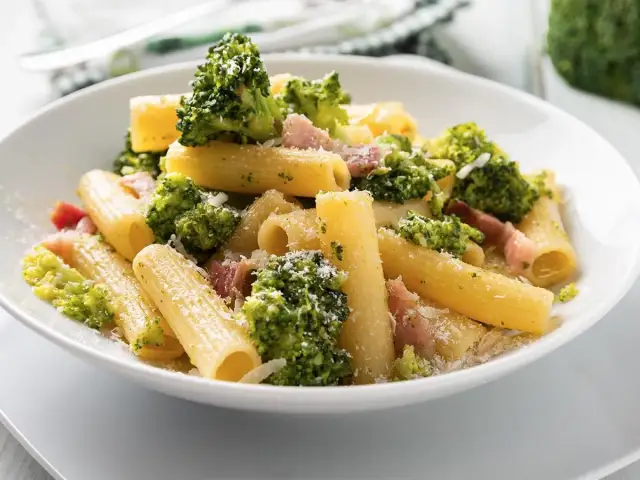 Penne z brokułami – szybki przepis na pyszne i zdrowe danie