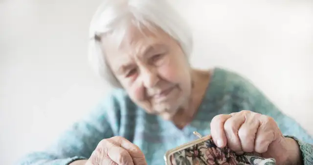 Komu należy się 500 plus dla seniora? Sprawdź, czy się kwalifikujesz