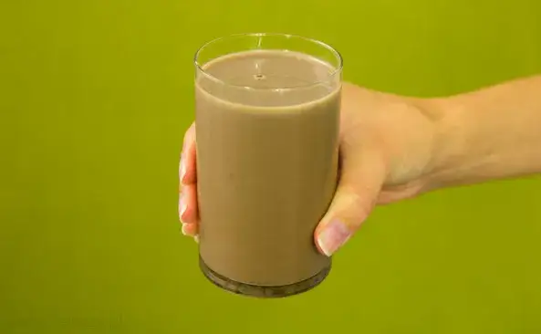 Ile kalorii ma kubek kakao? Od 23 do 300+ kcal Sprawdź!