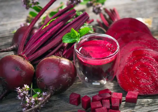 Jak zrobić sok z buraka na anemię, by poprawić zdrowie i energię