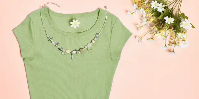 Jakie naszyjniki najlepiej pasują do okrągłego dekoltu? Unikaj błędów