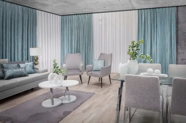 Jakie są modne firany do salonu – trendy, które odmienią wnętrze