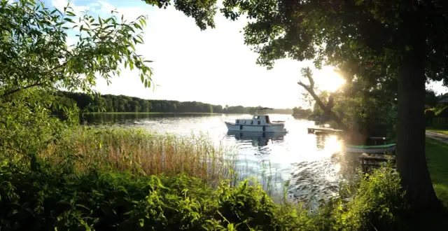 Działka nad jeziorem w Zachodniopomorskiem – co warto wiedzieć przed zakupem?