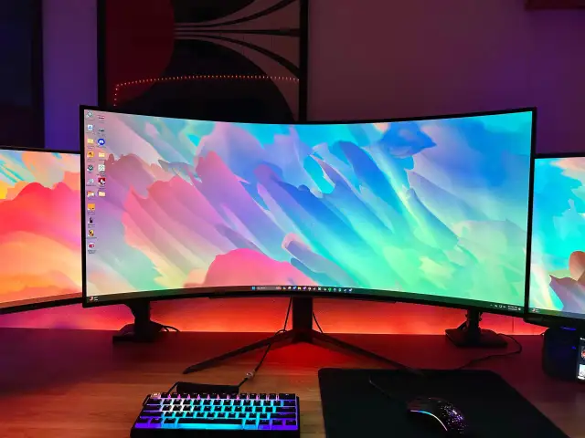 Monitor 1440p: Złoty Środek? Wybierz Idealny do Gier i Pracy