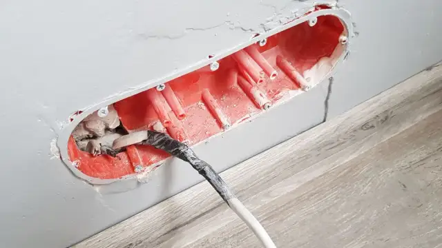 Jak podłączyć kable do gniazdka - uniknij niebezpieczeństw i błędów