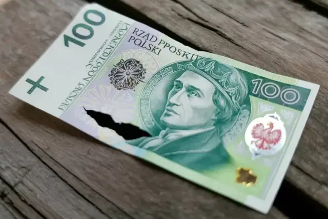 Czy sklejony banknot jest ważny? Sprawdź, co musisz wiedzieć