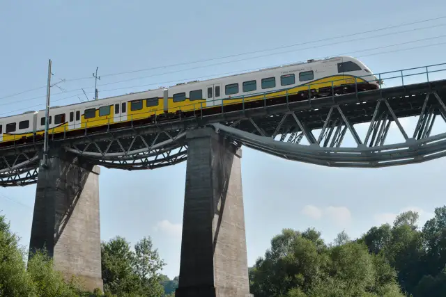 PR – co to za pociąg i jak różni się od pociągu RP?