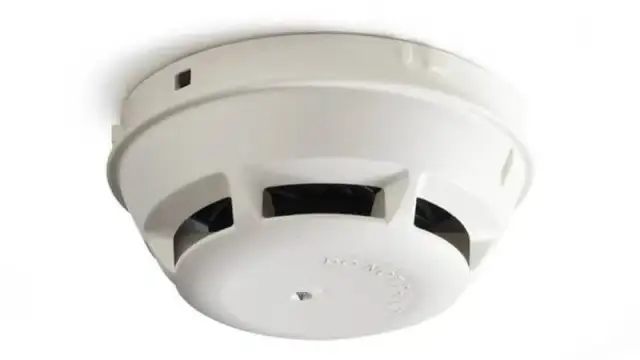 Jak oszukać czujnik dymu w hotelu i uniknąć poważnych konsekwencji