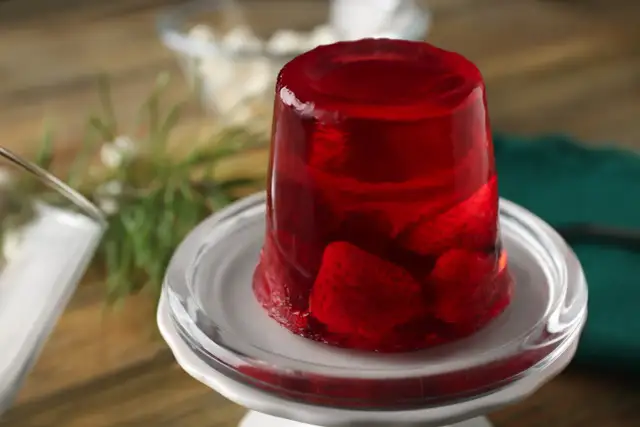 Galaretka: zdrowy deser czy słodka pułapka? Prawda o kolagenie.