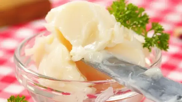 Czy na smalcu można smażyć? Odkryj skuteczność i zdrowie lardu