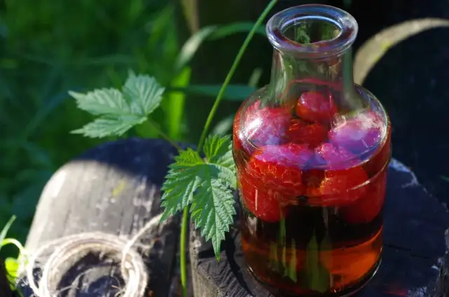 Jak pić ocet malinowy, aby maksymalnie wykorzystać jego korzyści?