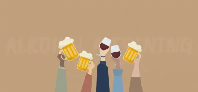 Ręce wznoszą kufle piwa i kieliszki wina. Po ciężkim treningu czas na zasłużony alkohol.