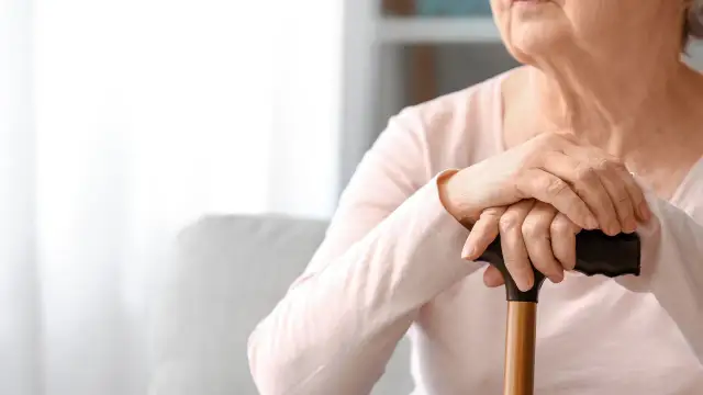 Senior widzi rzeczy? Omamy wzrokowe u osób starszych poradnik