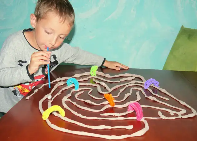 Zabawy integracyjne dla 3 latków, które rozwijają i łączą dzieci