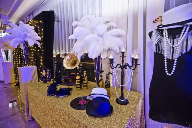 Impreza w stylu lat 20 dekoracje, które oczarują Twoich gości