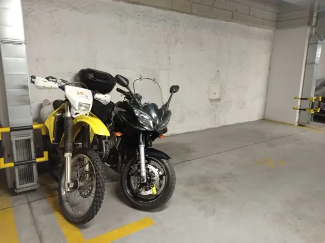 Ile kosztuje wynajem miejsca parkingowego w Warszawie? Ceny zaskakują!