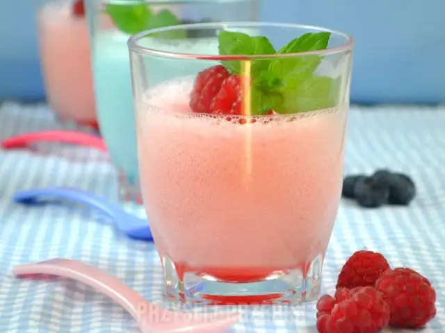 Jak ubić galaretkę na puszystą piankę? Sekret idealnych deserów!