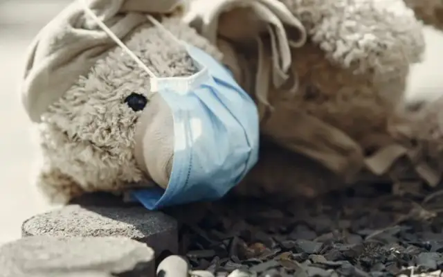 Jak bezpiecznie wyczyścić pluszowe zabawki grające: 5 sprawdzonych metod