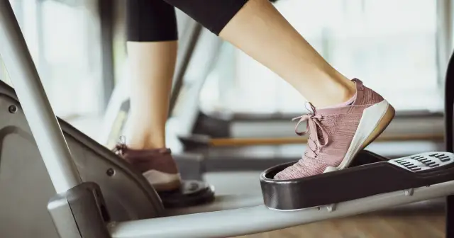 Skuteczne ćwiczenia na orbitreku, które pomogą schudnąć szybko