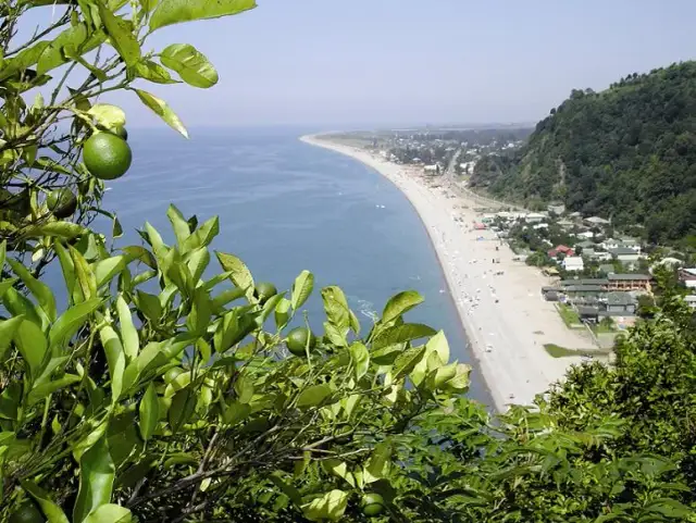 Gruzja kiedy jechać – najlepsze miesiące na niezapomnianą podróż