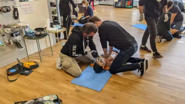 Częstotliwość szkoleń z pierwszej pomocy dla nauczycieli - co ile lat?