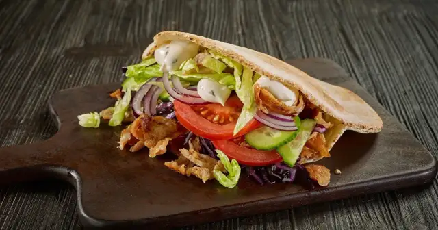 Kebab jak zrobić: Prosty przepis na pysznego kebaba w domu