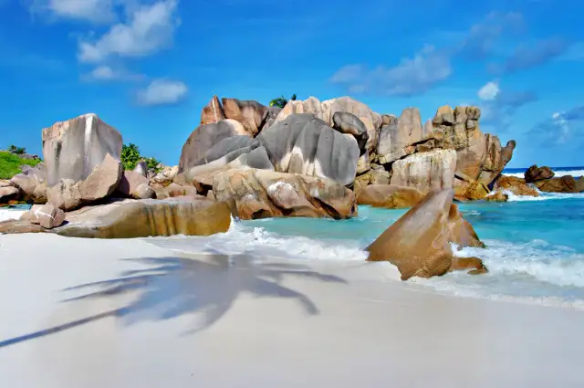 Seszele kiedy jechać - uniknij tłumów i ciesz się słońcem