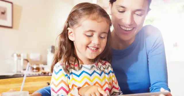 Co to jest indywidualny tok nauczania? Zrozum jego korzyści i zasady