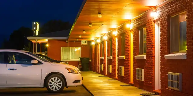 Czym się różni hotel od motelu? Odkryj kluczowe różnice i wybierz mądrze