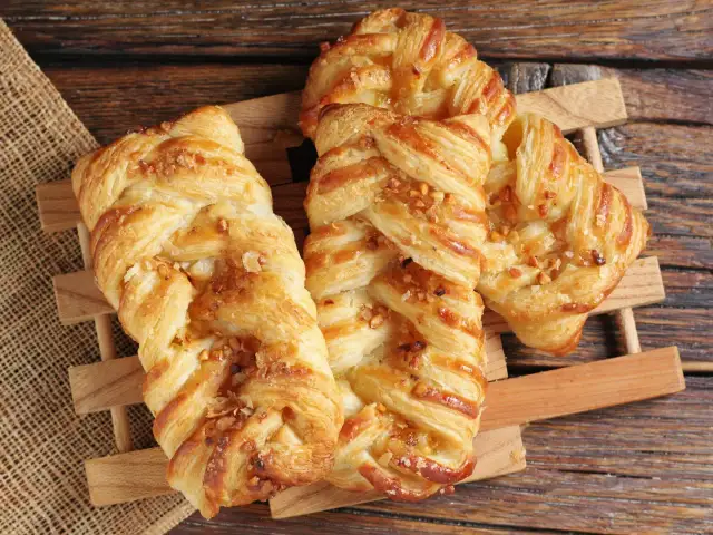 Jak zawijać ciasto francuskie? Kształty i triki na idealne wypieki!