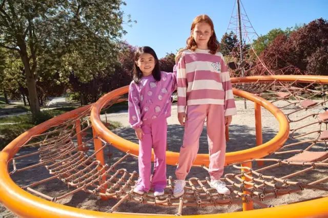 Joggery dla dziewczynki: Jak wybrać i stylizować? Poradnik