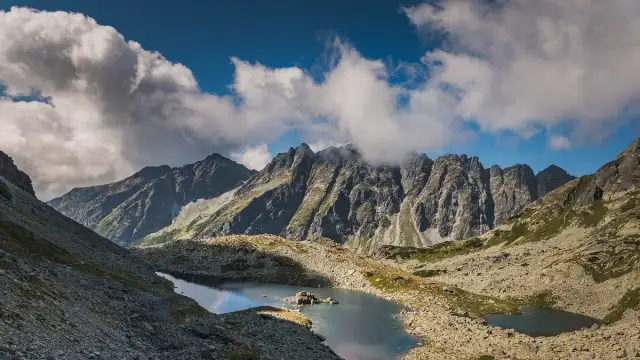 Jak wyglądają góry w różnych porach roku – zaskakujące krajobrazy
