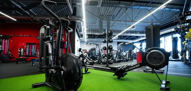 Gdzie znaleźć najlepsze kluby CrossFit w Warszawie? Sprawdź lokalizacje