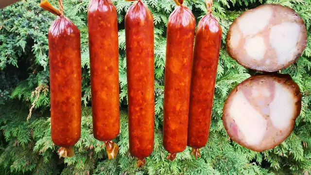 Jak zrobić kiełbasę drobiową z kurczaka - prosty przepis krok po kroku