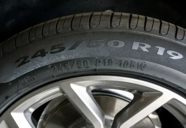 Significado de los números y letras de un neumático que debes conocer