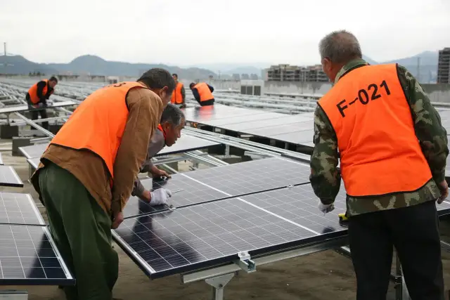 Jakie systemy PV najlepiej sprawdzają się w dużych inwestycjach przemysłowych?