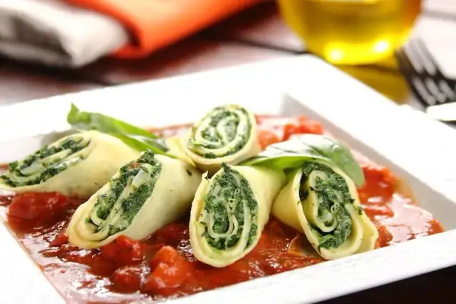 Przepis na idealny sos do naleśników ze szpinakiem i serem