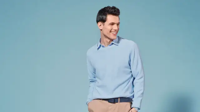 Kaszmir, wełna, bawełna – jaki materiał swetra męskiego wybrać i dlaczego?