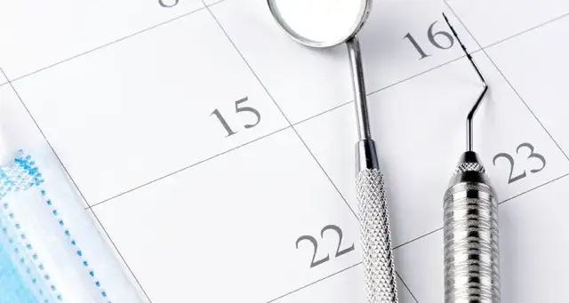 Czy podczas okresu można iść do dentysty? Odpowiedzi na ważne pytania
