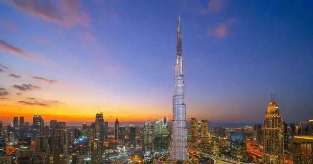 Ile ma najwyższy budynek świata? Zaskakujące fakty o Burj Khalifa